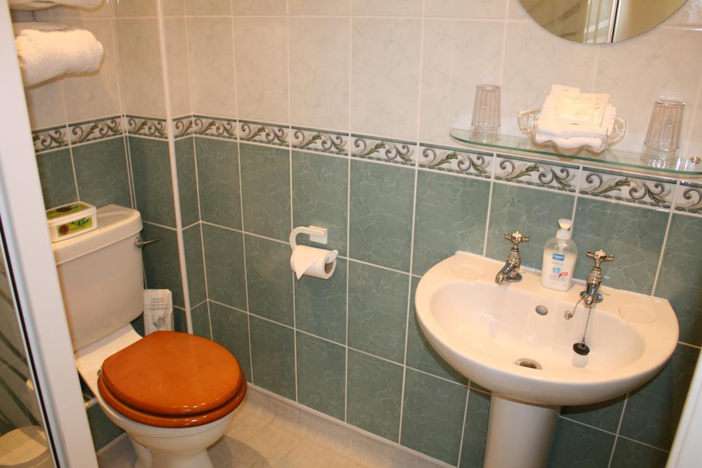 Bridge House B&B Cheltenham Eksteriør billede